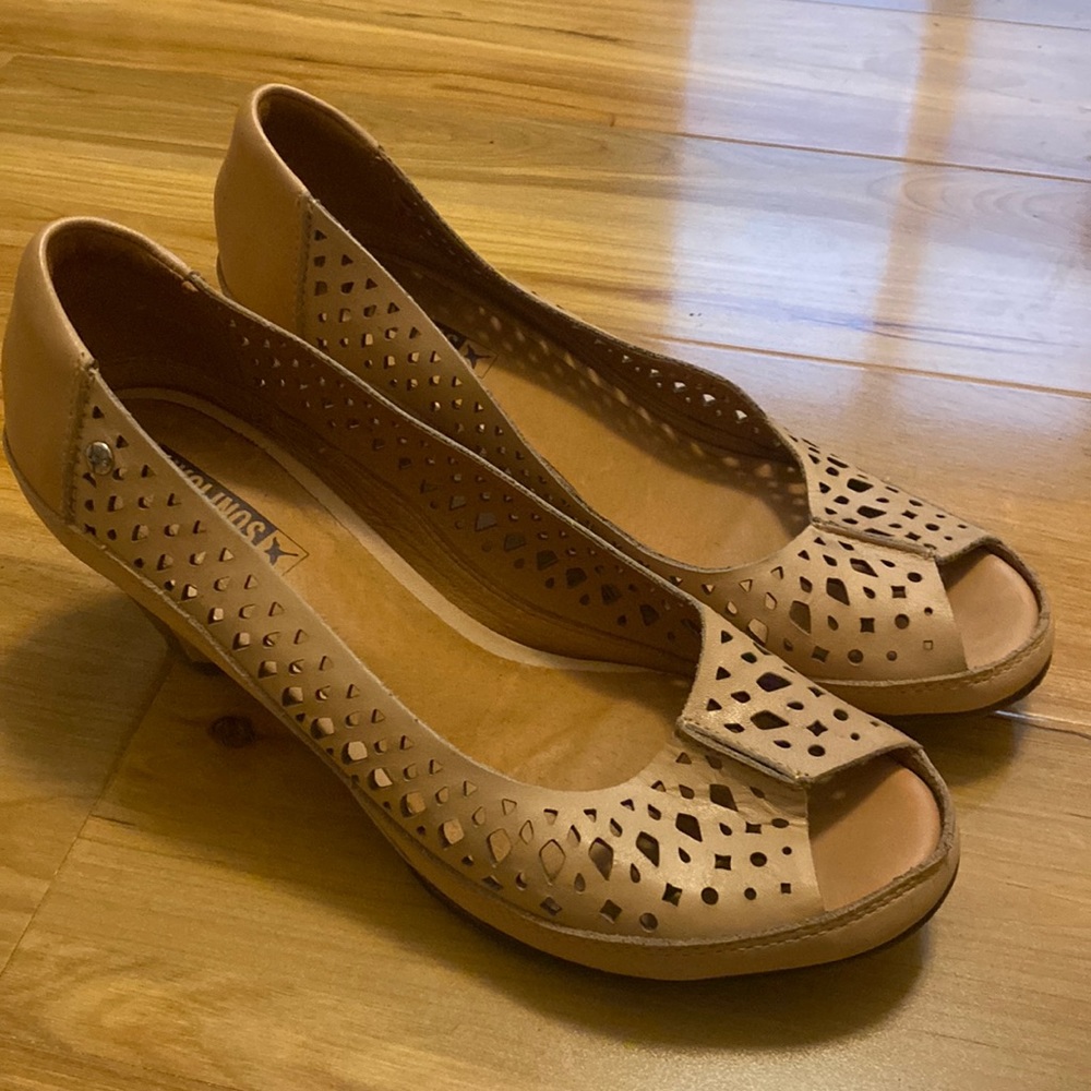 Peep toe pikolinos